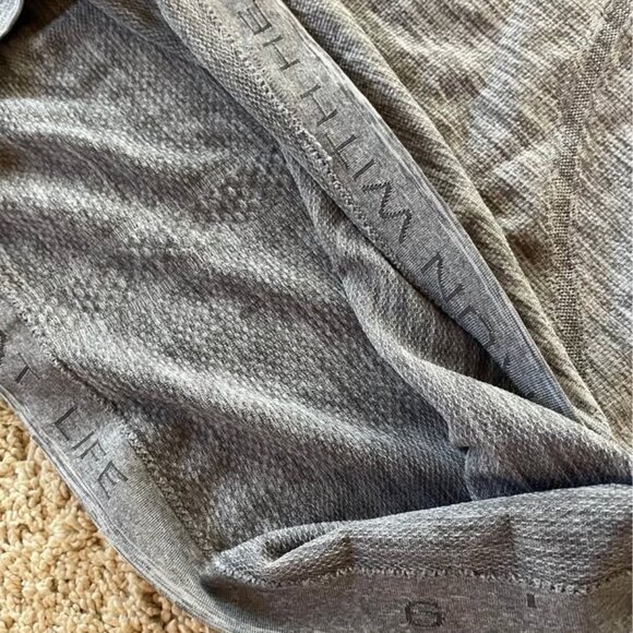 Lululemon 'Made With Aloha' Swiftly Tank, Speed Up shorts, size 6 - Picture 4 of 5